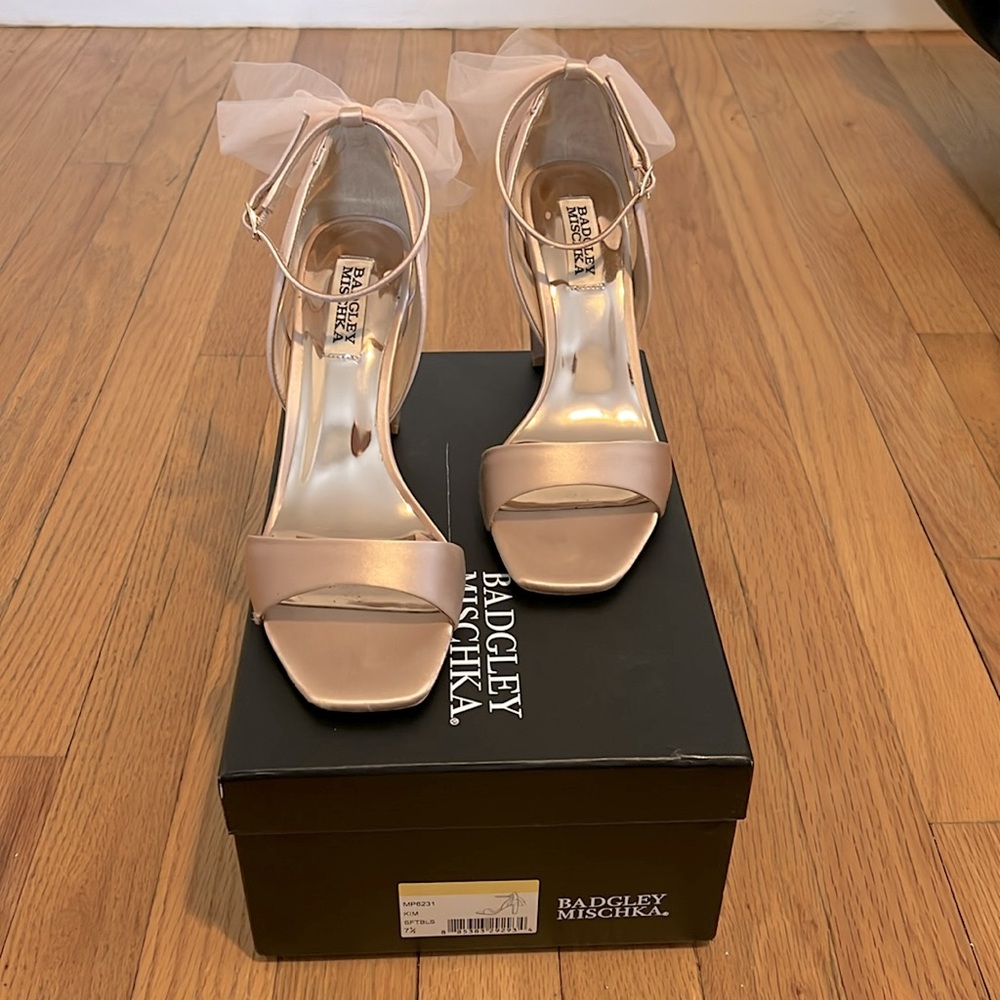 Badgley Mischka heels 7.5 - Picture 5 of 7
